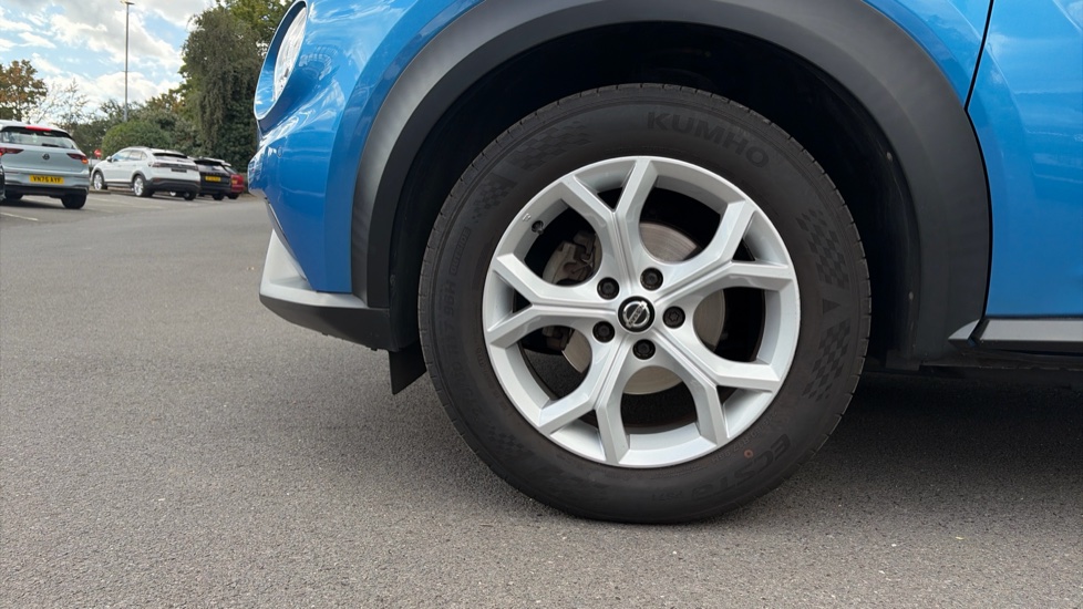 Nissan Juke 1.0 DiG-T 114 N-Connecta 5dr DCT Petrol Hatchback - Image 7