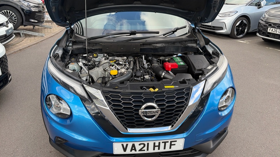 Nissan Juke 1.0 DiG-T 114 N-Connecta 5dr DCT Petrol Hatchback - Image 8