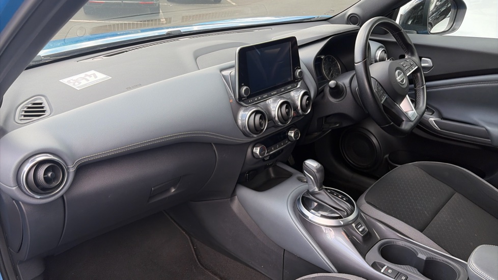 Nissan Juke 1.0 DiG-T 114 N-Connecta 5dr DCT Petrol Hatchback - Image 9