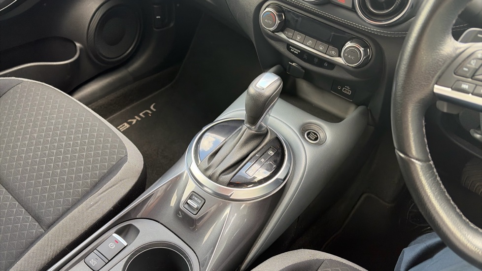 Nissan Juke 1.0 DiG-T 114 N-Connecta 5dr DCT Petrol Hatchback - Image 13