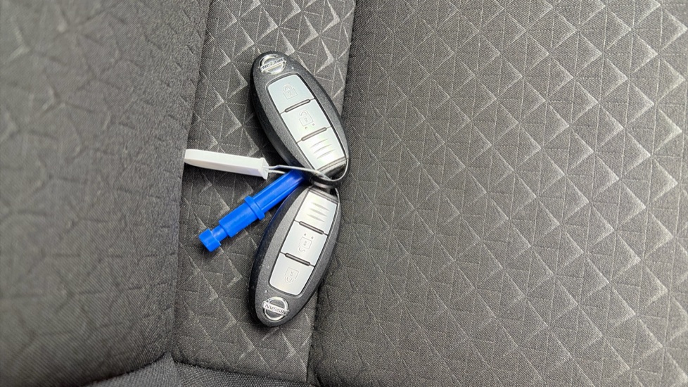 Nissan Juke 1.0 DiG-T 114 N-Connecta 5dr DCT Petrol Hatchback - Image 20