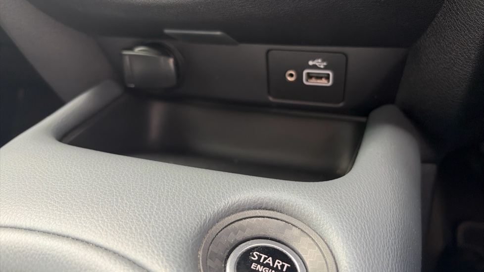 Nissan Juke 1.0 DiG-T 114 N-Connecta 5dr DCT Petrol Hatchback - Image 25