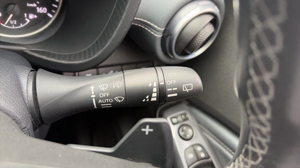 Nissan Juke 1.0 DiG-T 114 N-Connecta 5dr DCT Petrol Hatchback - Image 30