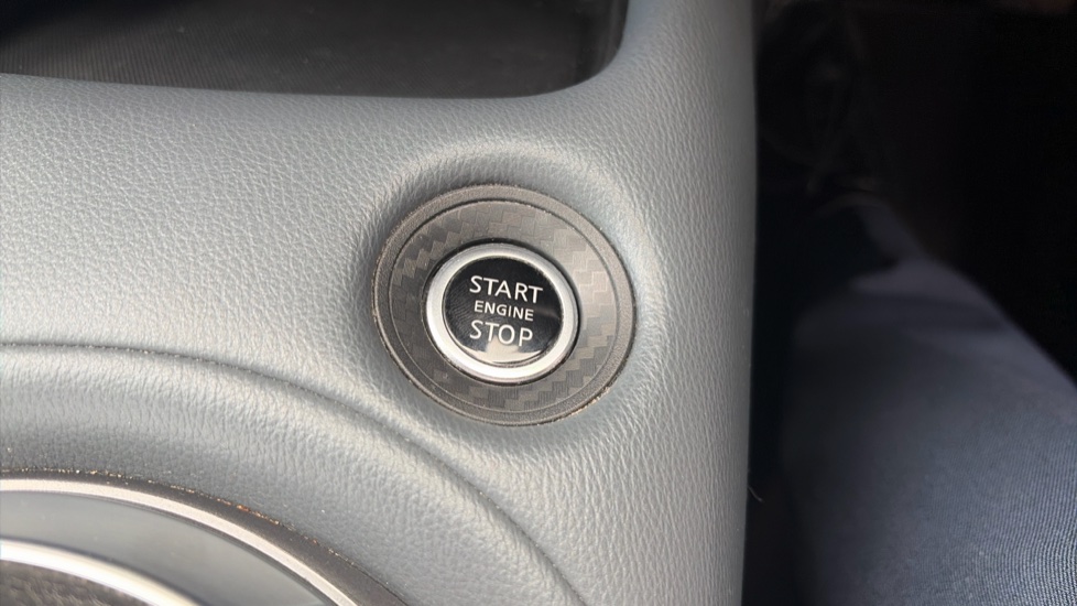 Nissan Juke 1.0 DiG-T 114 N-Connecta 5dr DCT Petrol Hatchback - Image 37
