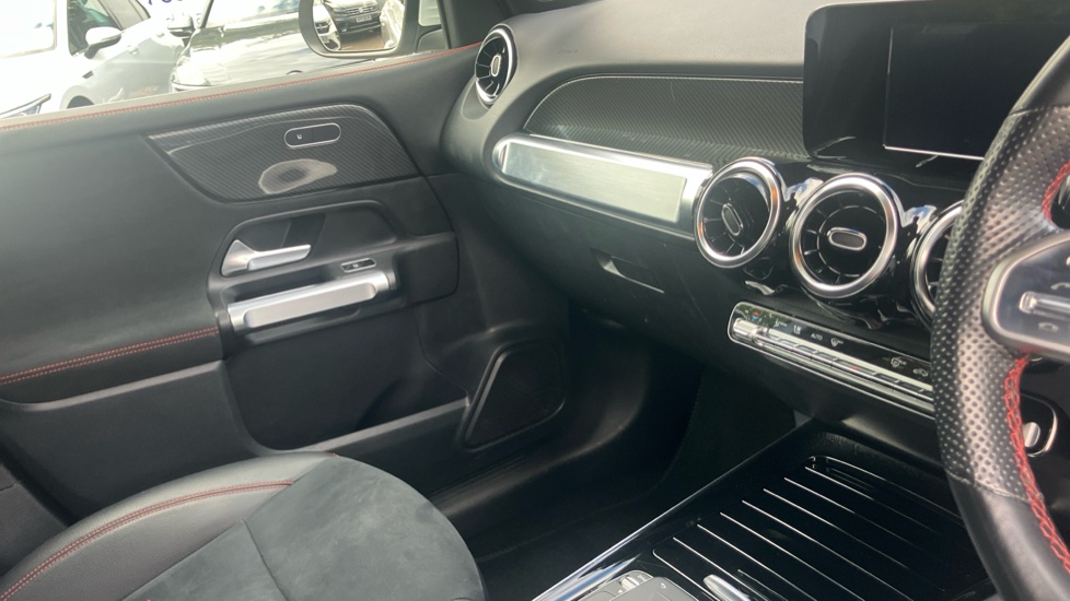 Mercedes-Benz GLB 200 AMG Line 5dr 7G-Tronic Petrol Estate - Image 14