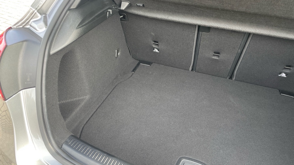 Mercedes-Benz A-Class A180 AMG Line Executive Edition 5dr Auto Petrol Hatchback - Image 25