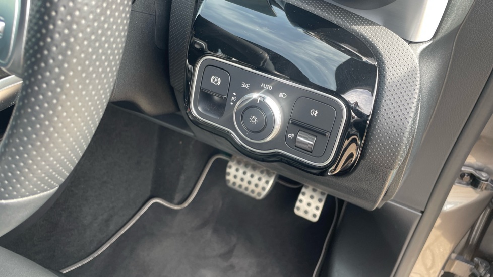 Mercedes-Benz A-Class A180 AMG Line Executive Edition 5dr Auto Petrol Hatchback - Image 33