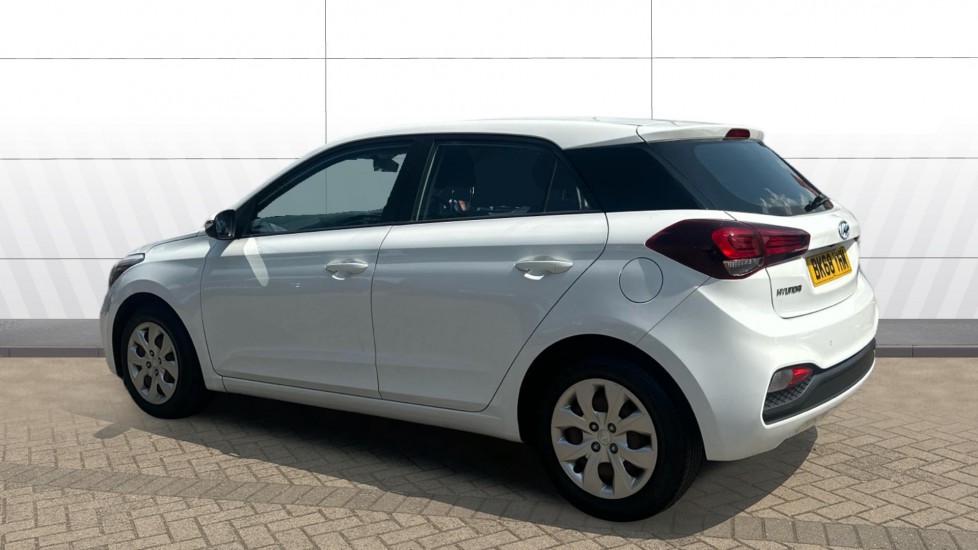 Hyundai i20 1.2 MPi S Connect 5dr Petrol Hatchback - Image 2