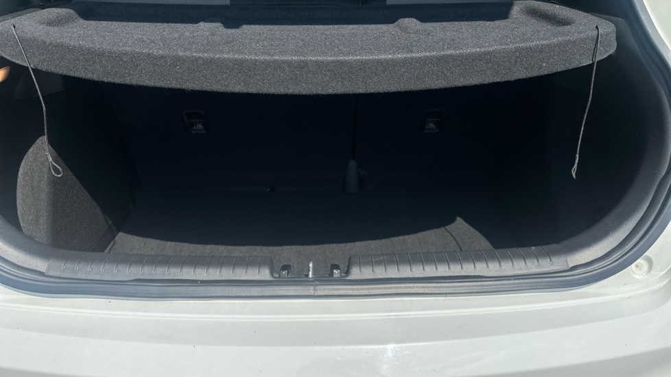 Hyundai i20 1.2 MPi S Connect 5dr Petrol Hatchback - Image 4