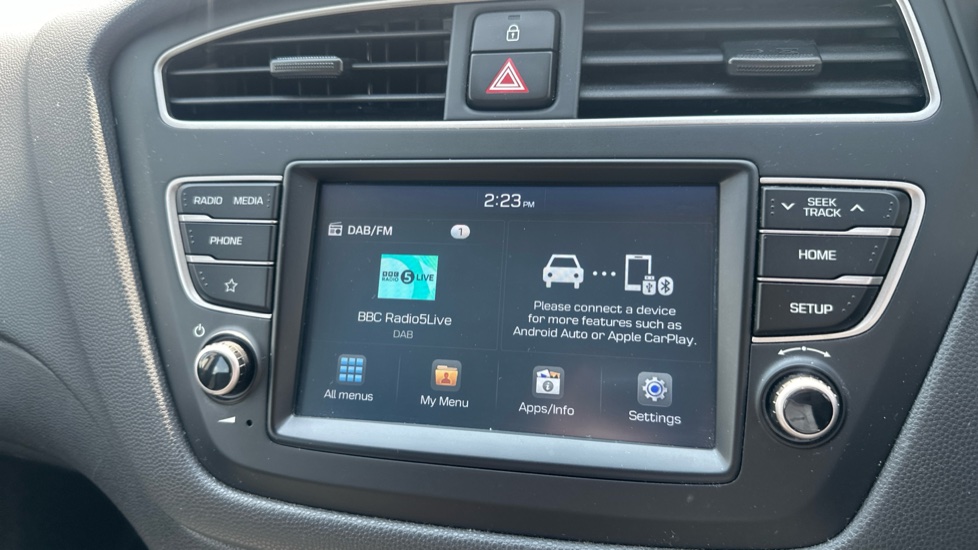 Hyundai i20 1.2 MPi S Connect 5dr Petrol Hatchback - Image 12