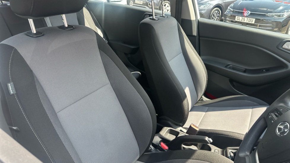 Hyundai i20 1.2 MPi S Connect 5dr Petrol Hatchback - Image 16