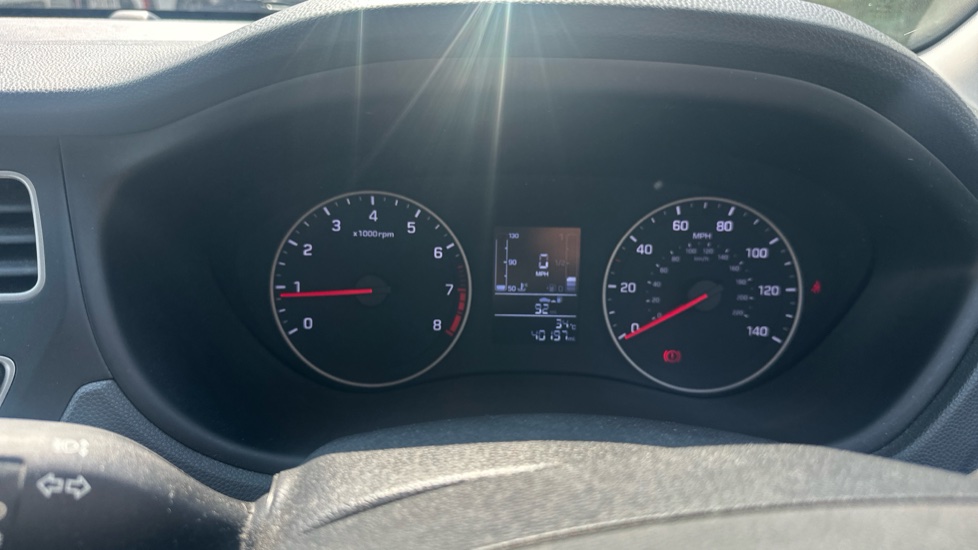 Hyundai i20 1.2 MPi S Connect 5dr Petrol Hatchback - Image 18