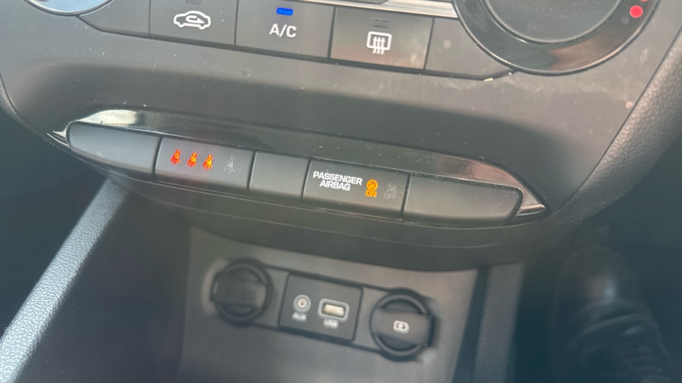 Hyundai i20 1.2 MPi S Connect 5dr Petrol Hatchback - Image 22