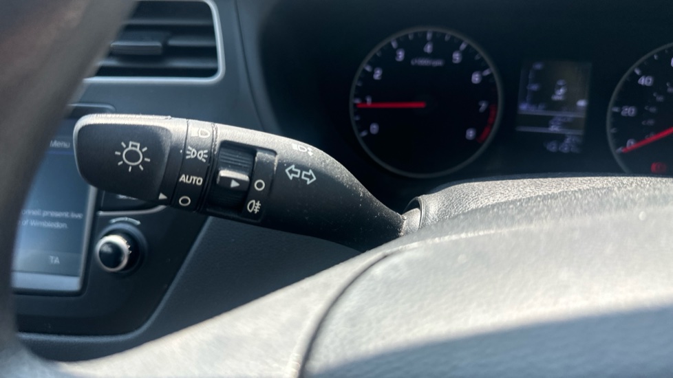 Hyundai i20 1.2 MPi S Connect 5dr Petrol Hatchback - Image 27