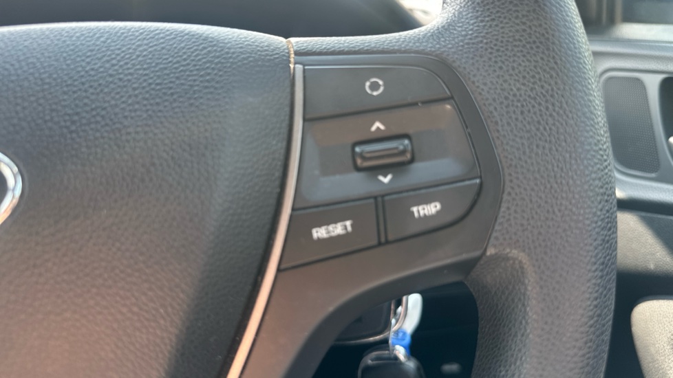 Hyundai i20 1.2 MPi S Connect 5dr Petrol Hatchback - Image 29