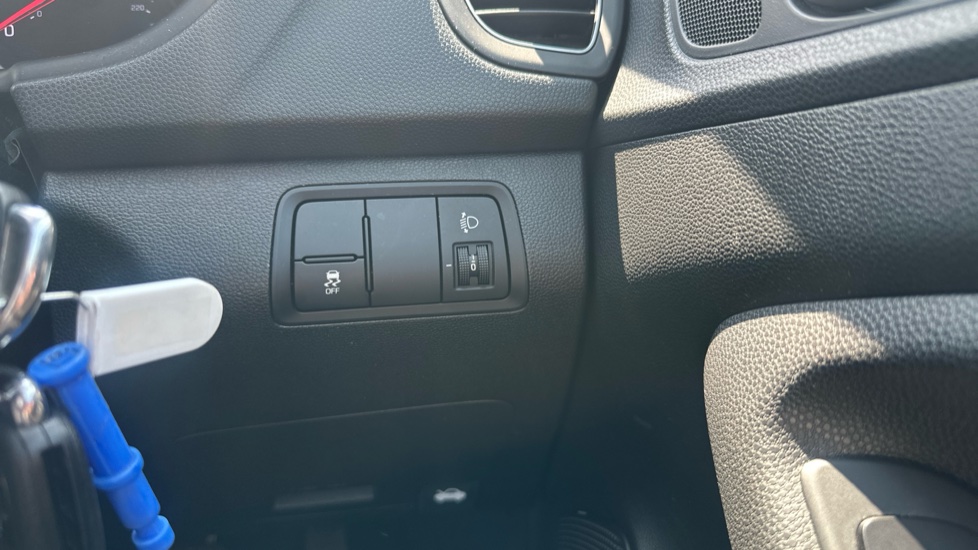 Hyundai i20 1.2 MPi S Connect 5dr Petrol Hatchback - Image 31