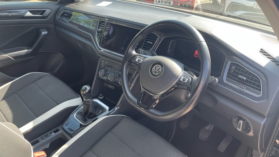 Volkswagen T-Roc 1.5 TSI EVO SEL 5dr Petrol Hatchback - Image 11