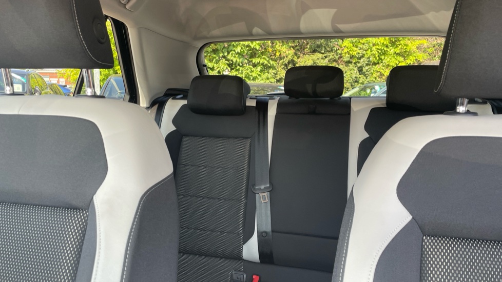 Volkswagen T-Roc 1.5 TSI EVO SEL 5dr Petrol Hatchback - Image 15