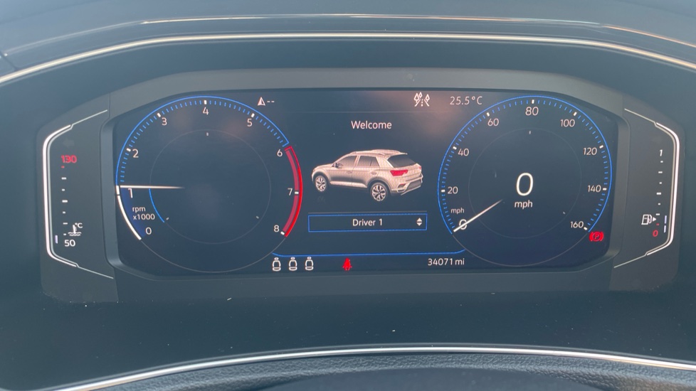 Volkswagen T-Roc 1.5 TSI EVO SEL 5dr Petrol Hatchback - Image 18