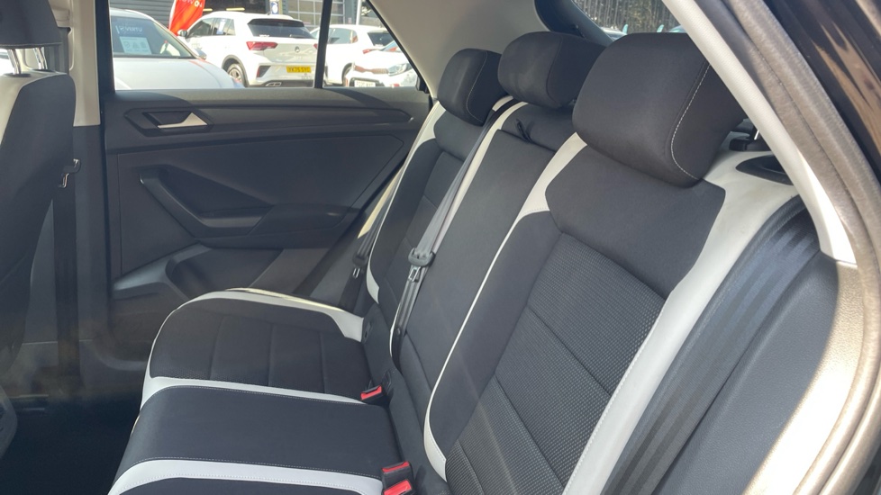 Volkswagen T-Roc 1.5 TSI EVO SEL 5dr Petrol Hatchback - Image 22