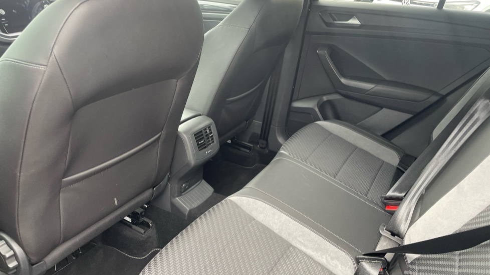 Volkswagen T-Roc 1.5 TSI EVO R-Line 5dr Petrol Hatchback - Image 30