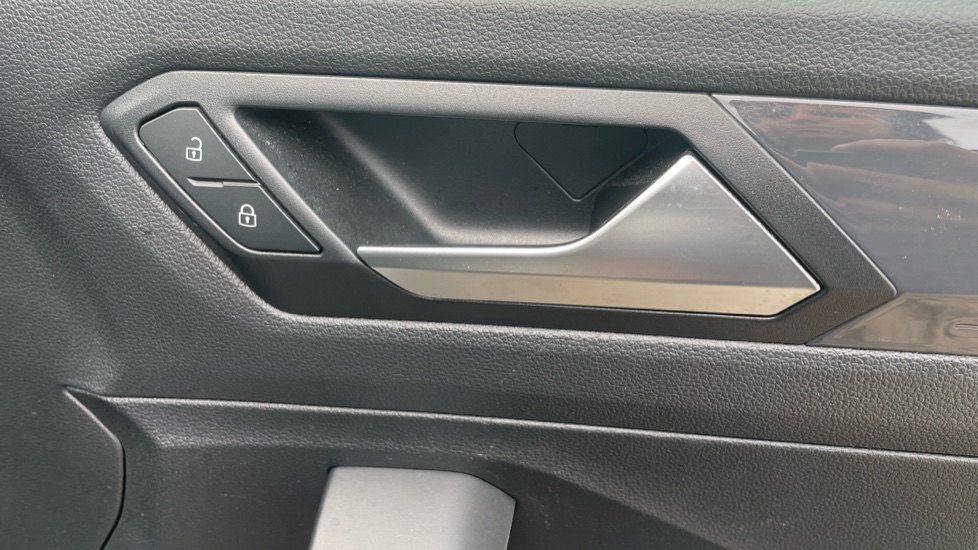 Volkswagen T-Roc 1.5 TSI EVO R-Line 5dr Petrol Hatchback - Image 35