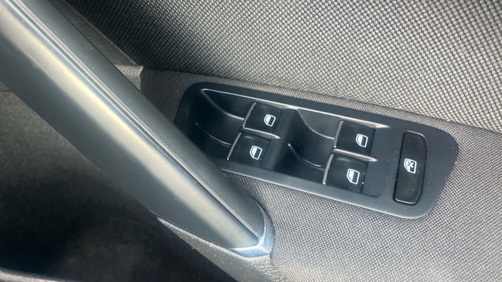 Volkswagen Golf 2.0 TSI GTI 5dr DSG Petrol Hatchback - Image 32