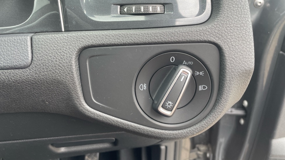 Volkswagen Golf 1.4 TSI SE 5dr DSG Petrol Hatchback - Image 31
