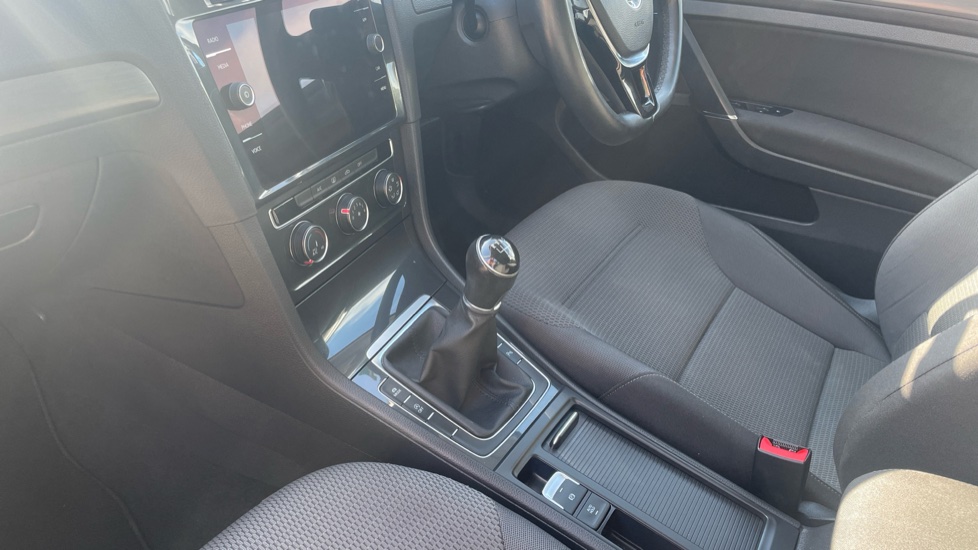 Volkswagen Golf 1.6 TDI Match 5dr Diesel Hatchback - Image 13