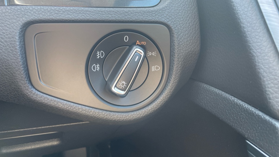 Volkswagen Golf 1.6 TDI Match 5dr Diesel Hatchback - Image 30