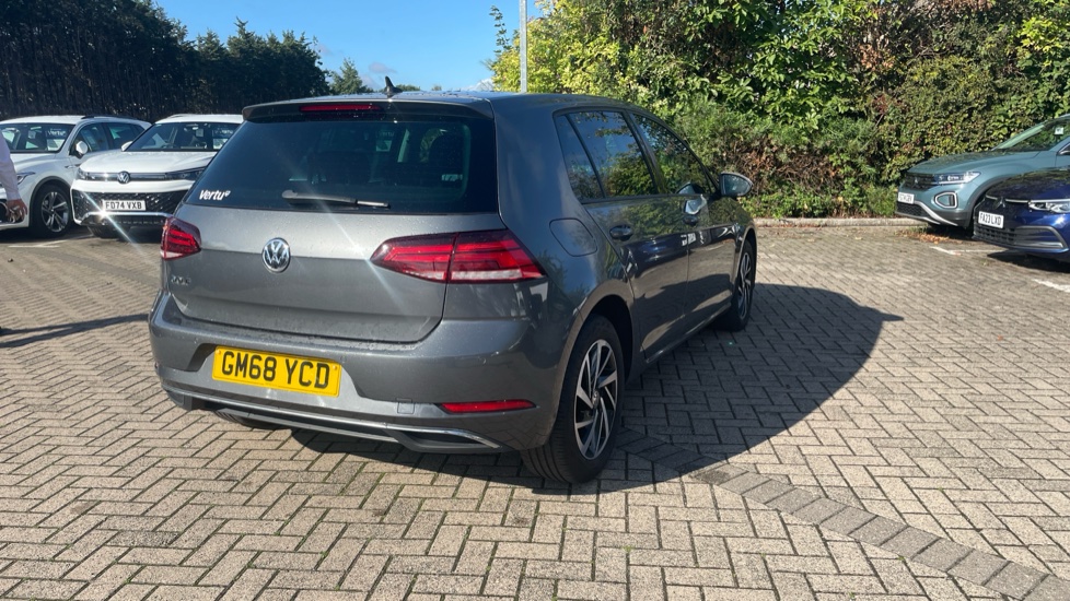 Volkswagen Golf 1.6 TDI Match 5dr Diesel Hatchback - Image 37