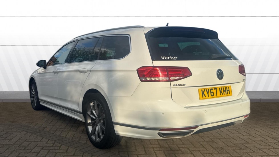 Volkswagen Passat 2.0 TDI SCR 190 R-Line 5dr DSG [Panoramic Roof] Diesel Estate - Image 2