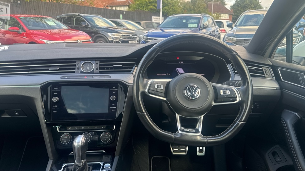 Volkswagen Passat 2.0 TDI SCR 190 R-Line 5dr DSG [Panoramic Roof] Diesel Estate - Image 10