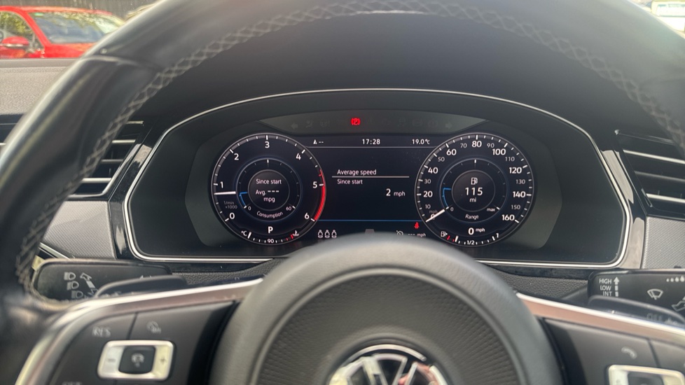 Volkswagen Passat 2.0 TDI SCR 190 R-Line 5dr DSG [Panoramic Roof] Diesel Estate - Image 18