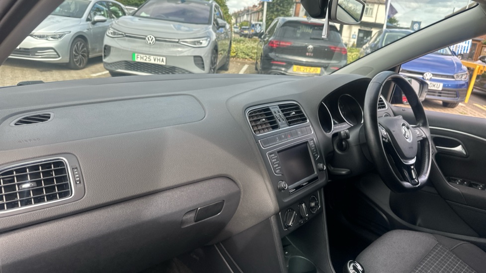 Volkswagen Polo 1.0 75 Match Edition 5dr Petrol Hatchback - Image 9