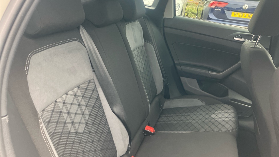 Volkswagen Taigo 1.0 TSI 110 R-Line 5dr DSG Petrol Hatchback - Image 16