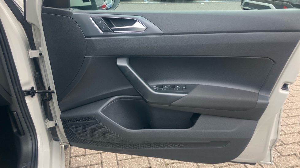 Volkswagen Taigo 1.0 TSI 110 R-Line 5dr DSG Petrol Hatchback - Image 19