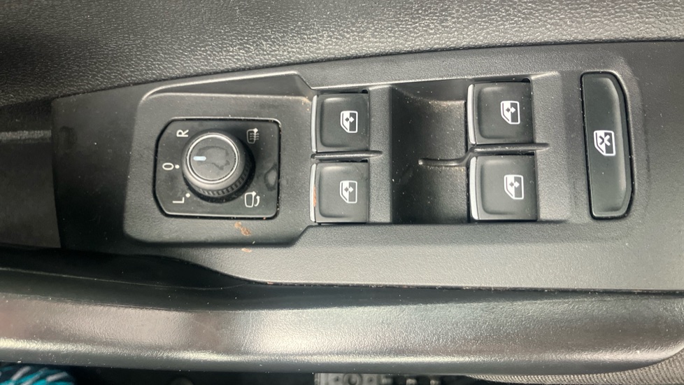Volkswagen Taigo 1.0 TSI 110 R-Line 5dr DSG Petrol Hatchback - Image 23