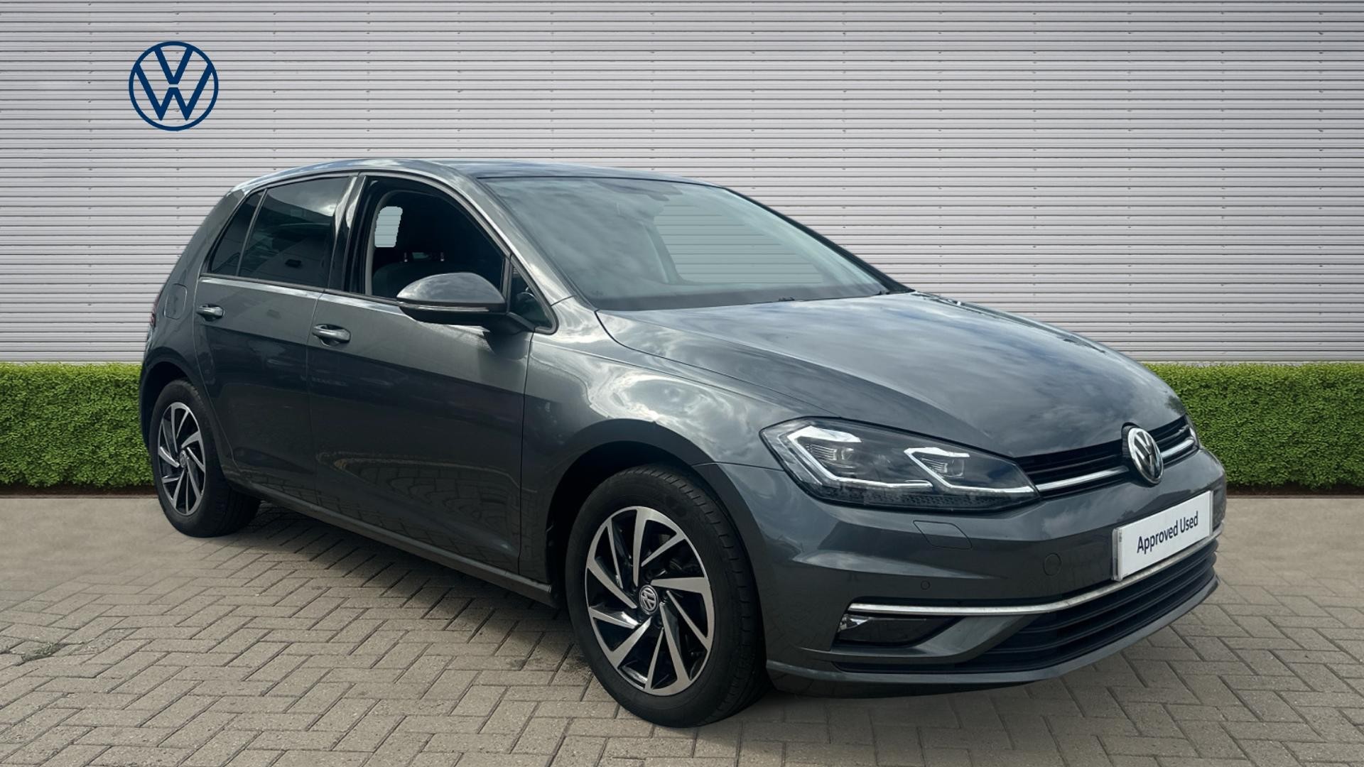 Volkswagen Golf listing photo