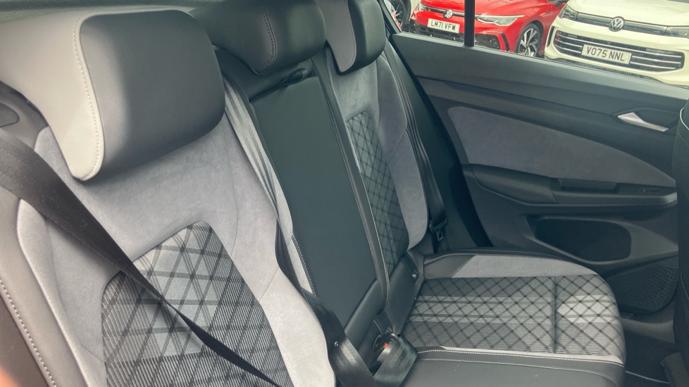 Volkswagen Golf 1.5 TSI R-Line 5dr Petrol Hatchback - Image 16