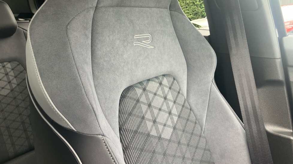 Volkswagen Golf 1.5 TSI R-Line 5dr Petrol Hatchback - Image 27