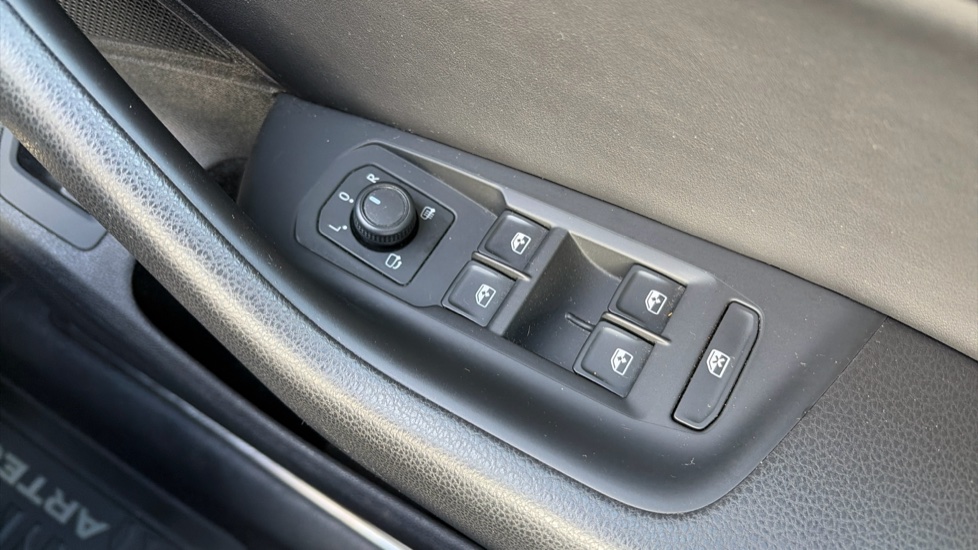 Volkswagen Arteon 2.0 TSI R-Line 5dr DSG Petrol Hatchback - Image 21