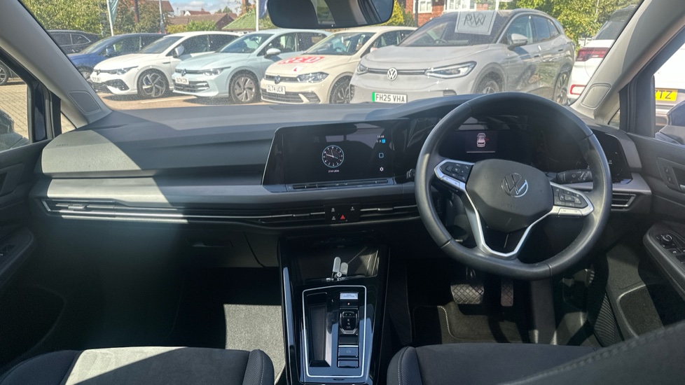 Volkswagen Golf 1.5 eTSI Style 5dr DSG Petrol Hatchback - Image 9