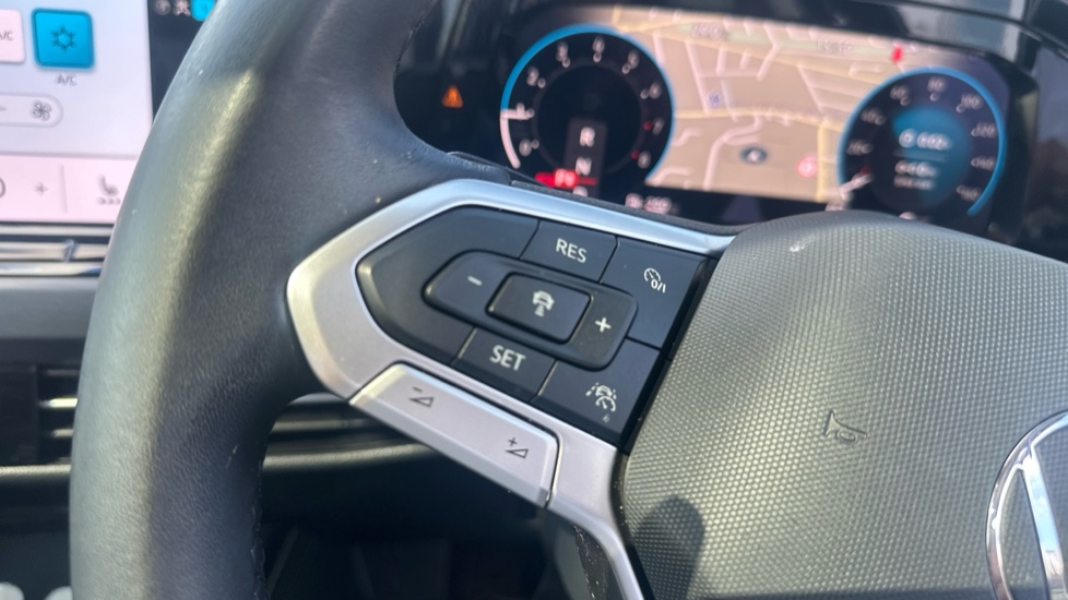 Volkswagen Golf 1.5 eTSI Style 5dr DSG Petrol Hatchback - Image 17