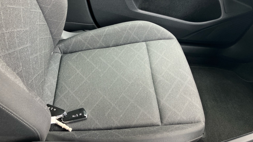 Volkswagen Golf 1.0 eTSI Life 5dr DSG Petrol Estate - Image 22