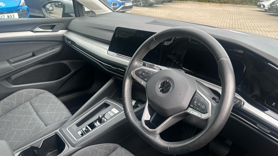 Volkswagen Golf 1.5 eTSI 150 Life 5dr DSG Petrol Hatchback - Image 6