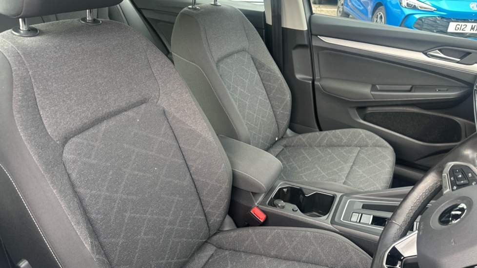Volkswagen Golf 1.5 eTSI 150 Life 5dr DSG Petrol Hatchback - Image 15