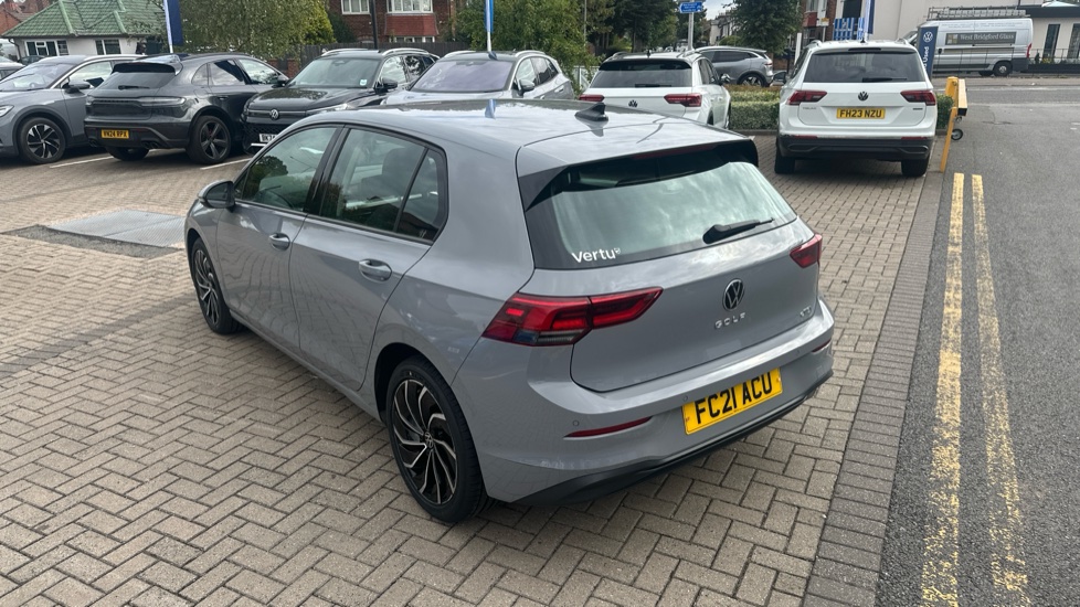 Volkswagen Golf 1.5 eTSI 150 Life 5dr DSG Petrol Hatchback - Image 32
