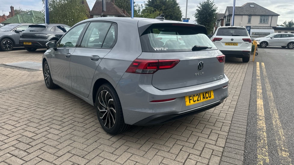 Volkswagen Golf 1.5 eTSI 150 Life 5dr DSG Petrol Hatchback - Image 33