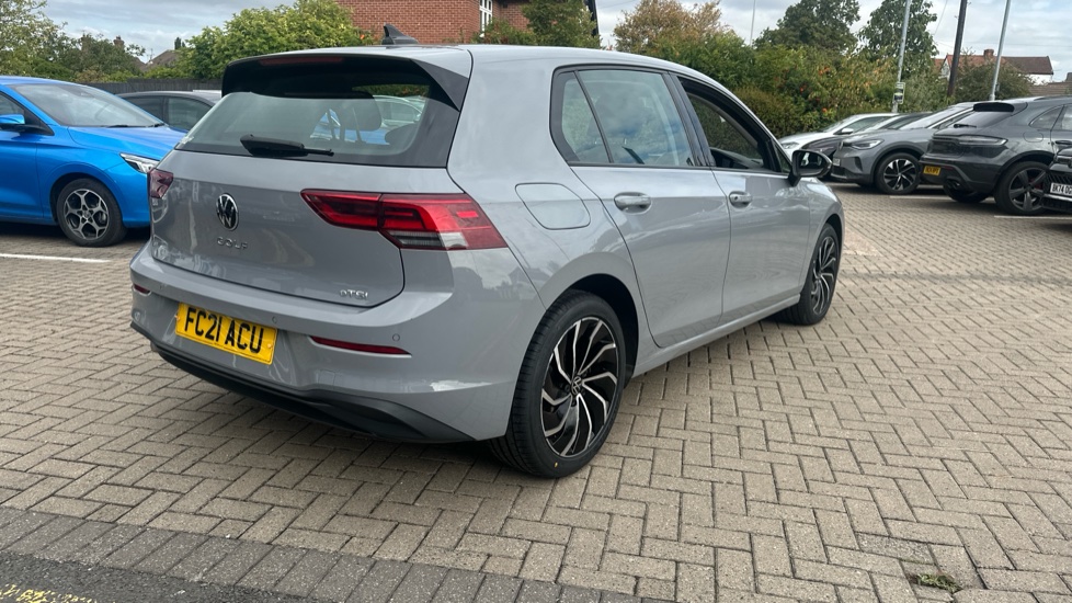 Volkswagen Golf 1.5 eTSI 150 Life 5dr DSG Petrol Hatchback - Image 35